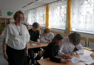 Pani Gabriela Rybarczyk-Jochym oraz uczestnicy konkursu